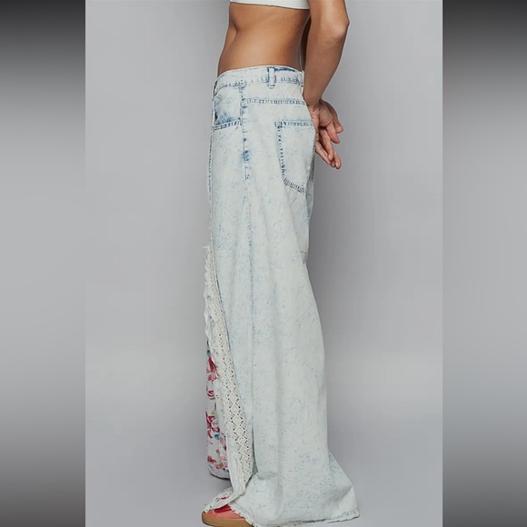 POL Floral Lace-Trimmed Wide-Leg Jeans SZ MED - Picture 2 of 6